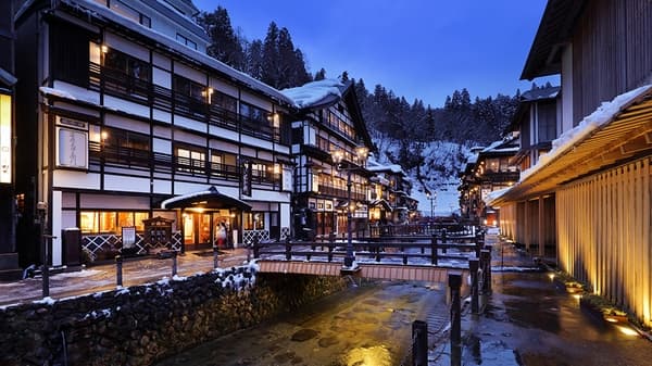 Ginzanso: Snow-Kissed Onsen Escape in Ginzan